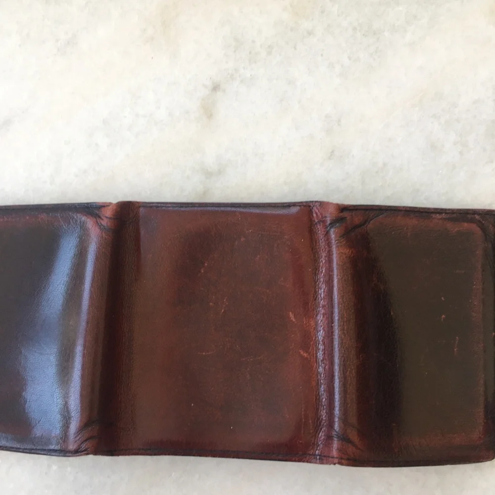Classic Men's Leather Bifold Wallet - Brown